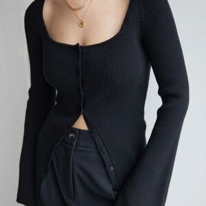 OAK + FORT SQUARE NECK BUTTON FRONT TOP